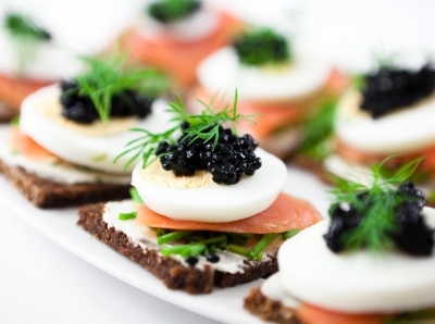 Les Meilleurs Accords : Quel Vin ou Champagne Servir avec le Caviar Noir ? image